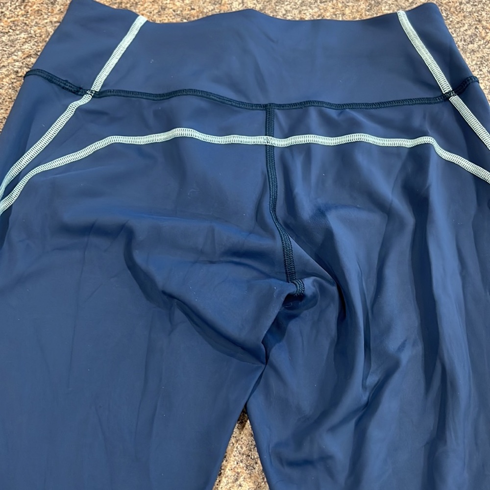 Peloton Move Seamed leggings, size medium - Picture 6 of 8